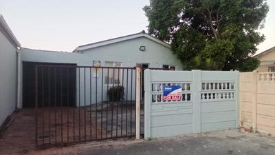 House For Sale in Pelikan Park, Cape Town